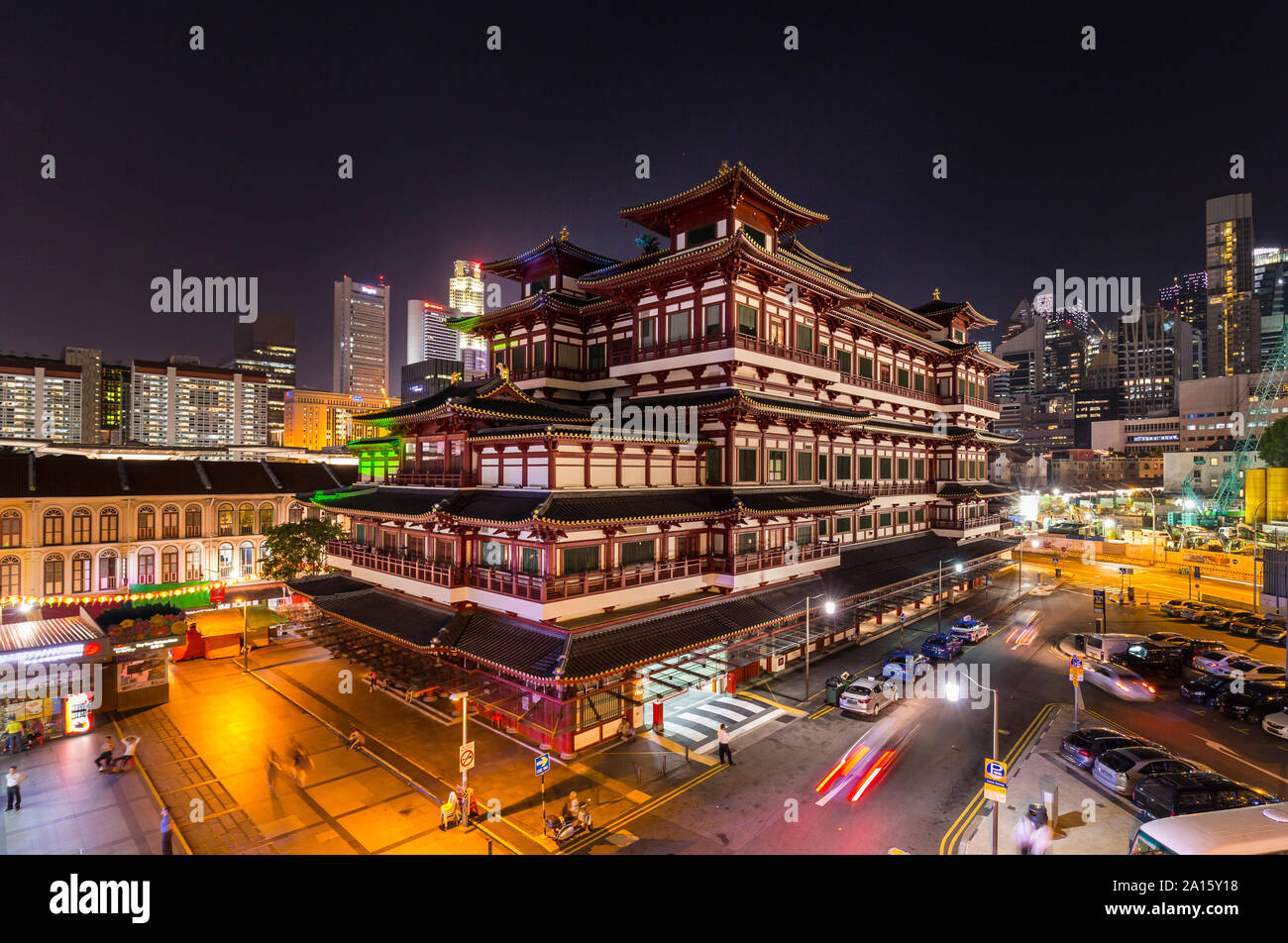 Buddha Tooth Relic Temple de nuit, à Singapour Banque D'Images