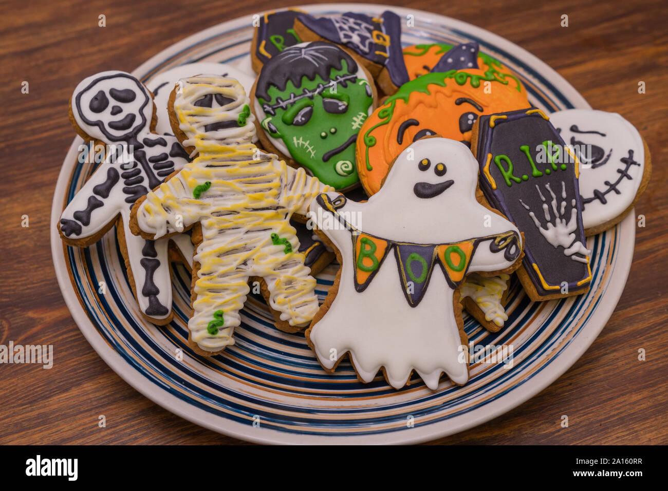 La plaque avec les cookies pour Halloween festive party Banque D'Images