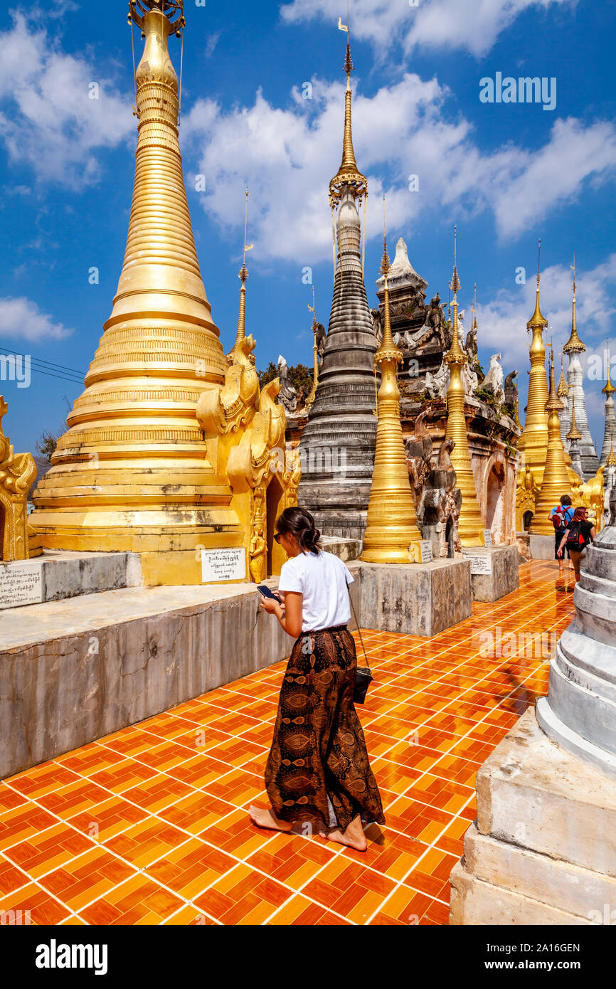 Shwe Inn Thein Paya, Indein, lac Inle, Myanmar. Banque D'Images