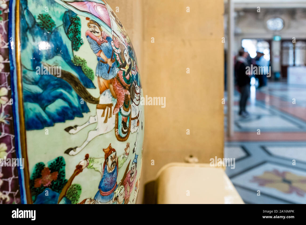 Ancien vase en porcelaine Chinoise, Bristol Museum & Art Gallery, UK Banque D'Images