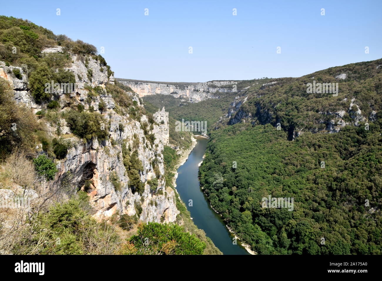 Beau Canyon de l'Ardèche, dans le sud de la France Banque D'Images