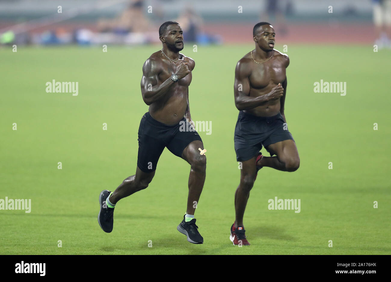 USA sprintr Justin Gatlin (let) avec le Aaron Brown (à droite), au cours de la session de formation à l'Suhaim Bin Hamad Stadium, avant les Championnats du monde d'athlétisme de l'IAAF de 2019 qui se déroulera à Doha, au Qatar, entre le 27 septembre et le 6 octobre, 2019. Banque D'Images