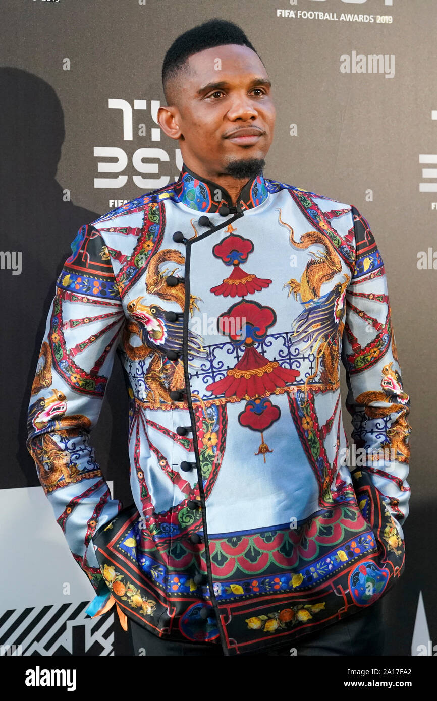MILAN, ITALIE - 23 SEPTEMBRE : Samuel Eto'o, un ancien joueur de football professionnel sur le tapis vert au cours de la meilleure FIFA Football Awards 2019 à la T Banque D'Images