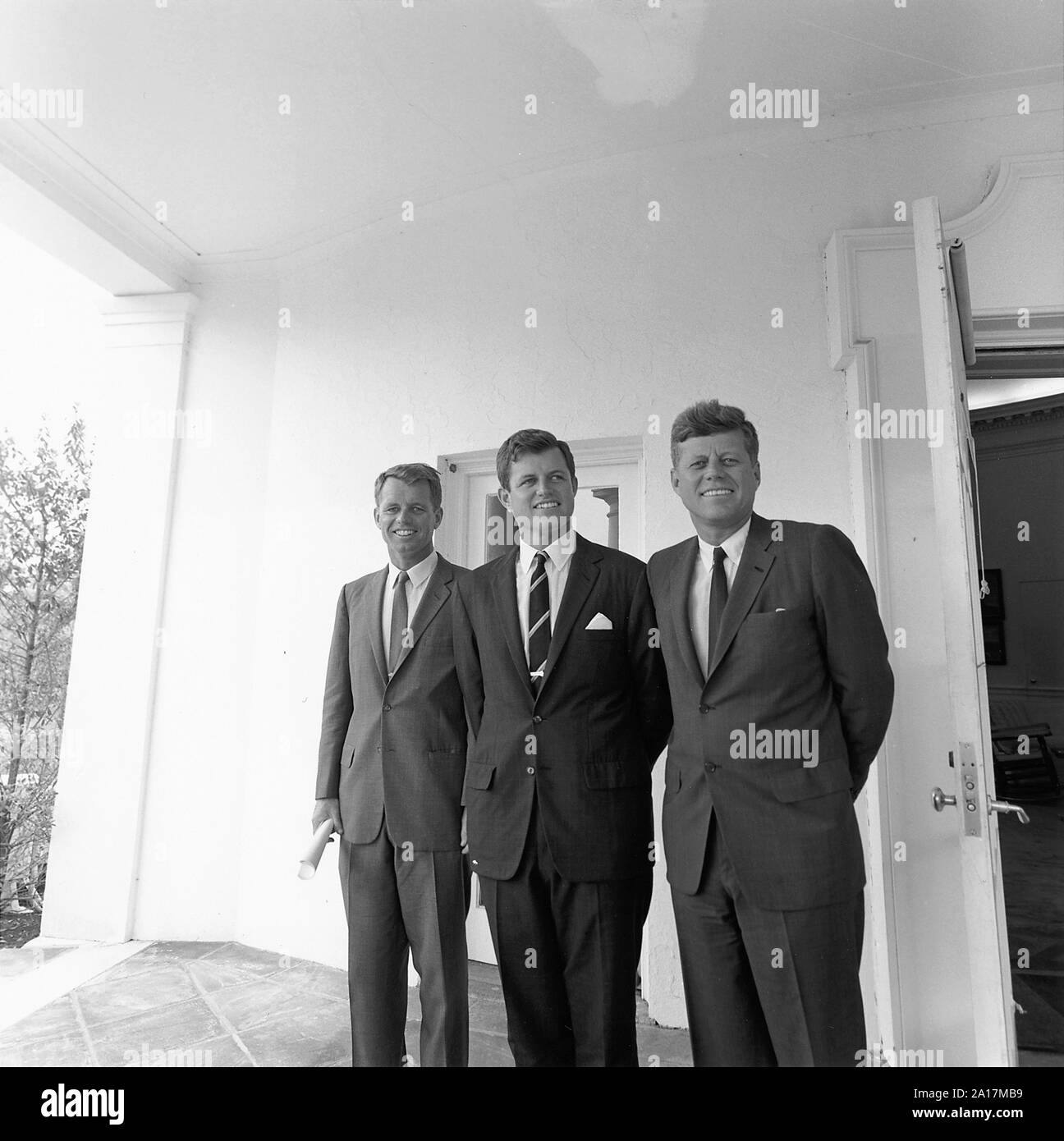 Les frères Kennedy : Procureur général Robert F. Kennedy, le sénateur Ted Kennedy, et le président John F. Kennedy en 1963 Banque D'Images