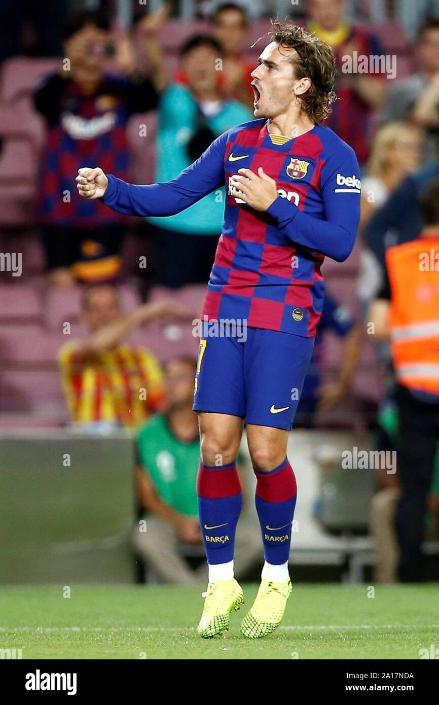 Barcelone, Catalogne, Espagne. Sep 24, 2019. L'avant du FC Barcelone Antoine Griezmann célèbre après avoir marqué le 1-0 au cours de la correspondance entre LaLiga espagnol le FC Barcelone et Villarreal CF au Camp Nou à Barcelone, Catalogne, Espagne, le 24 septembre 2019. L'EFE/ Quique Garcia Banque D'Images