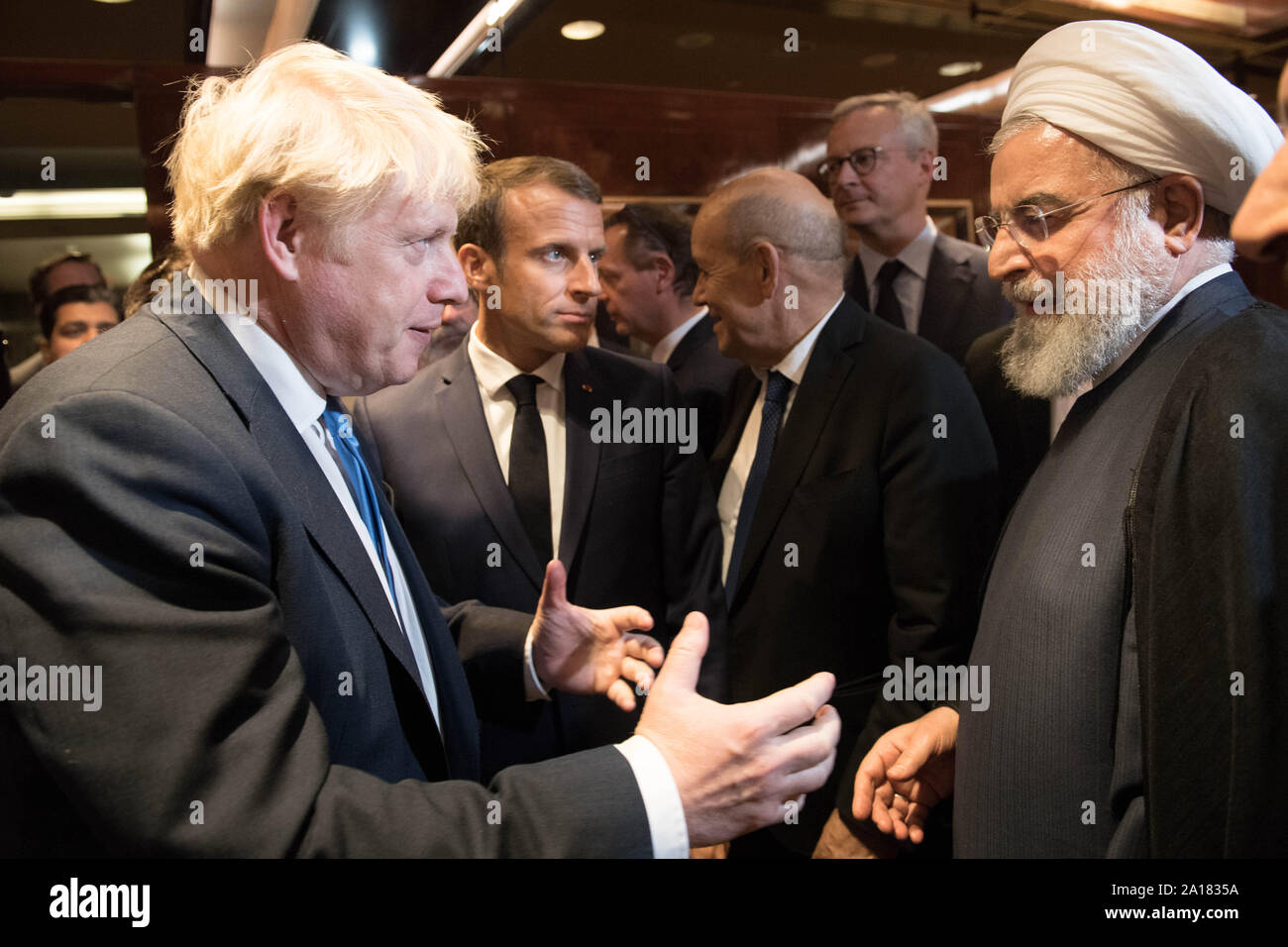 Premier ministre Boris Johnson (à gauche), le président de la France, Emmanuel Macron (centre) et le président iranien Hassan Rohani (à droite) rencontre à la 74e session de l'Assemblée générale des Nations Unies, au Siège des Nations Unies à New York, USA. Banque D'Images