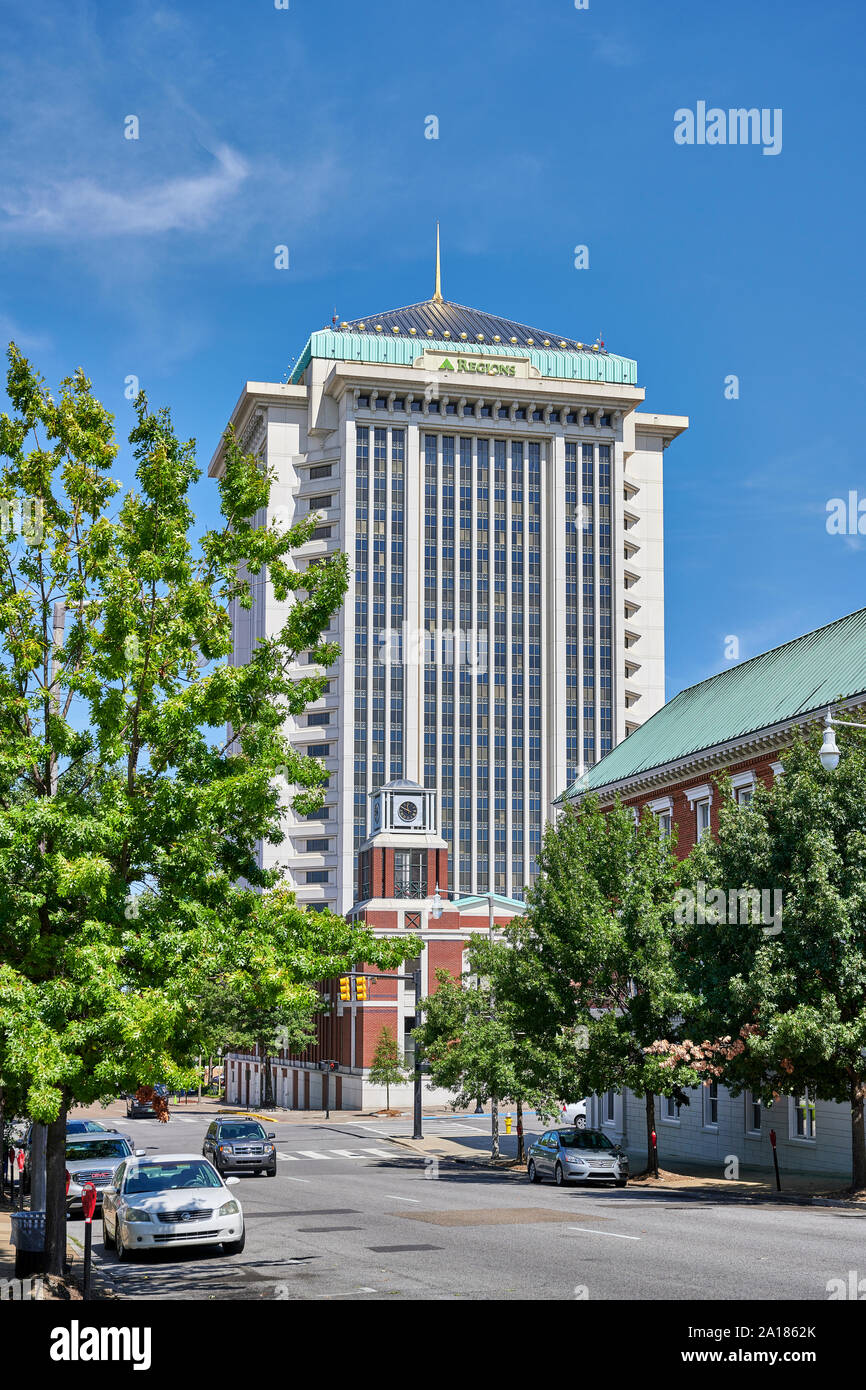 Banque régions extérieur de l'immeuble au centre-ville de Montgomery en Alabama, USA. Banque D'Images