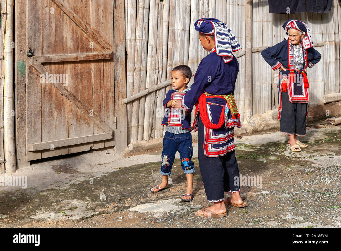 Dao rouge les minorités ethniques (DAO), à Hoang Su Phi, Ha Giang province, dans la partie nord-ouest montagneux du Vietnam. Banque D'Images