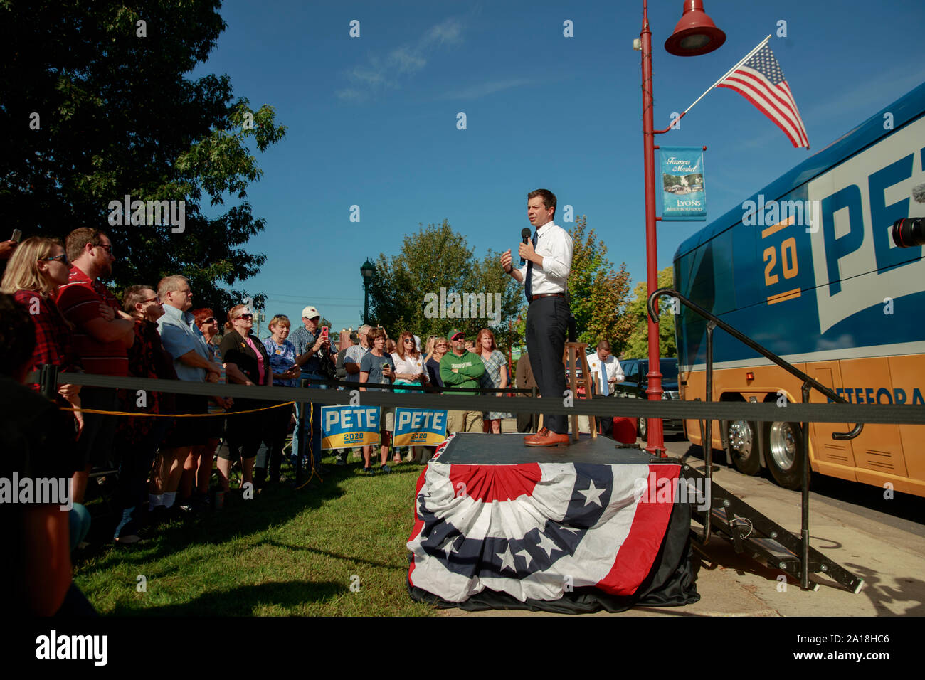 South Bend, Indiana Maire Pete Buttigieg, qui est en cours d'exécution pour la nomination démocrate à la présidence des États-Unis, les campagnes Mardi, 24 septembre 2019 à Clinton, Iowa. Buttigieg était sur une campagne de quatre jours bus tour de l'Iowa. Banque D'Images