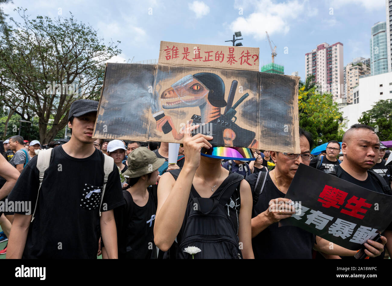 Mars des manifestants à Hong Kong contre l'extradition de loi déposé par chef de la carrie Lam. La suspension de la loi ne parvient pas à arrêter la marche.Jayne Banque D'Images