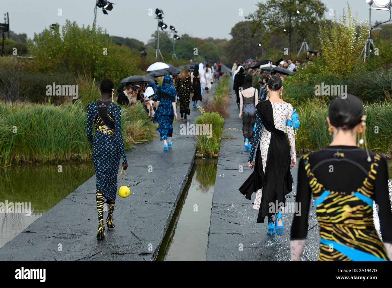 Paris, France. Sep 24, 2019. SS20 MARINE SERRE piste pendant la Fashion Week de Paris - Paris, France 24/09/2019 | Crédit dans le monde entier d'utilisation : dpa/Alamy Live News Banque D'Images