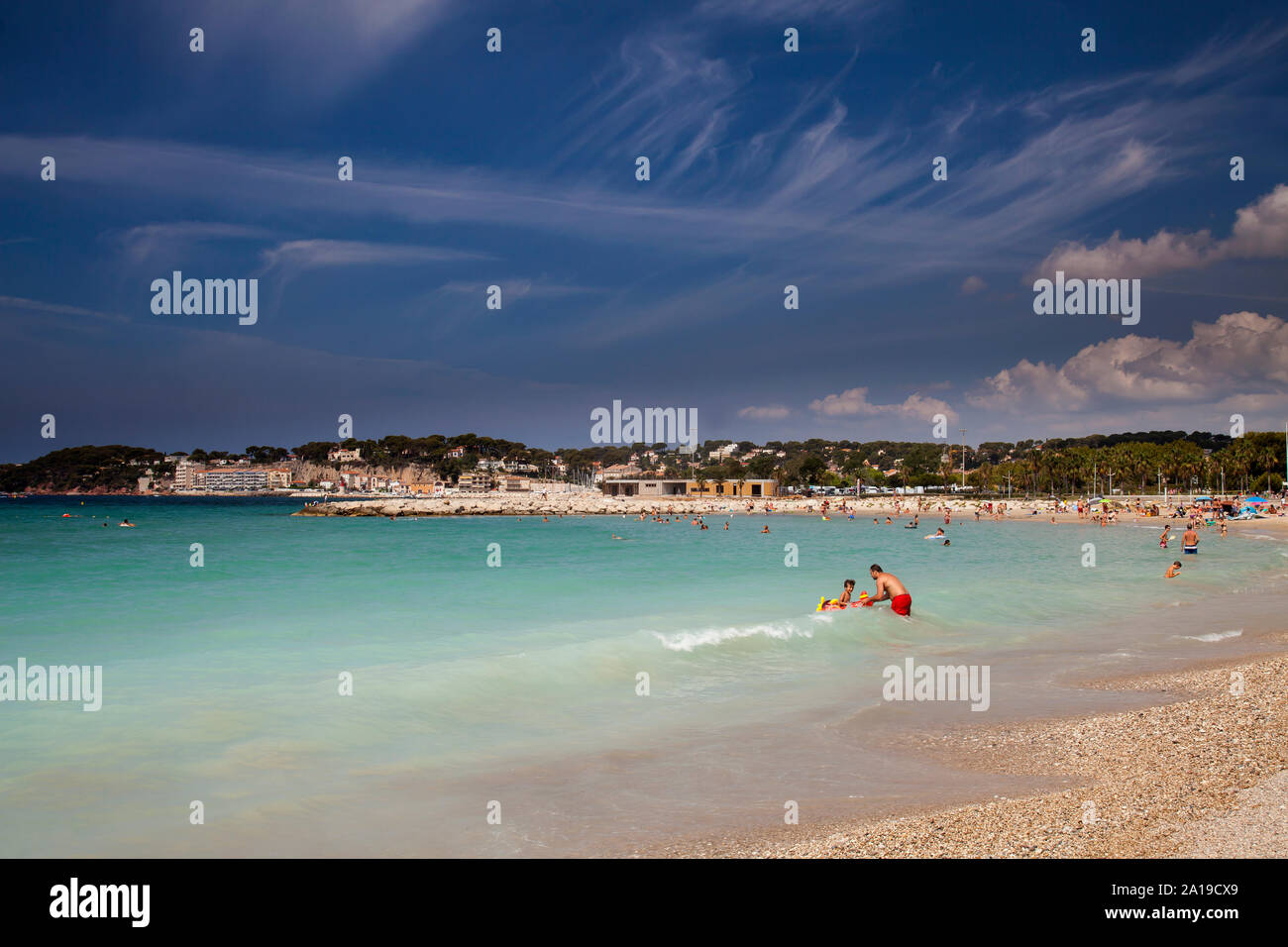 Plage de sable de Sanary-sur-Mer, Alpes-Maritimes, Côte d'Azur, sud de la France, France, Europe Banque D'Images
