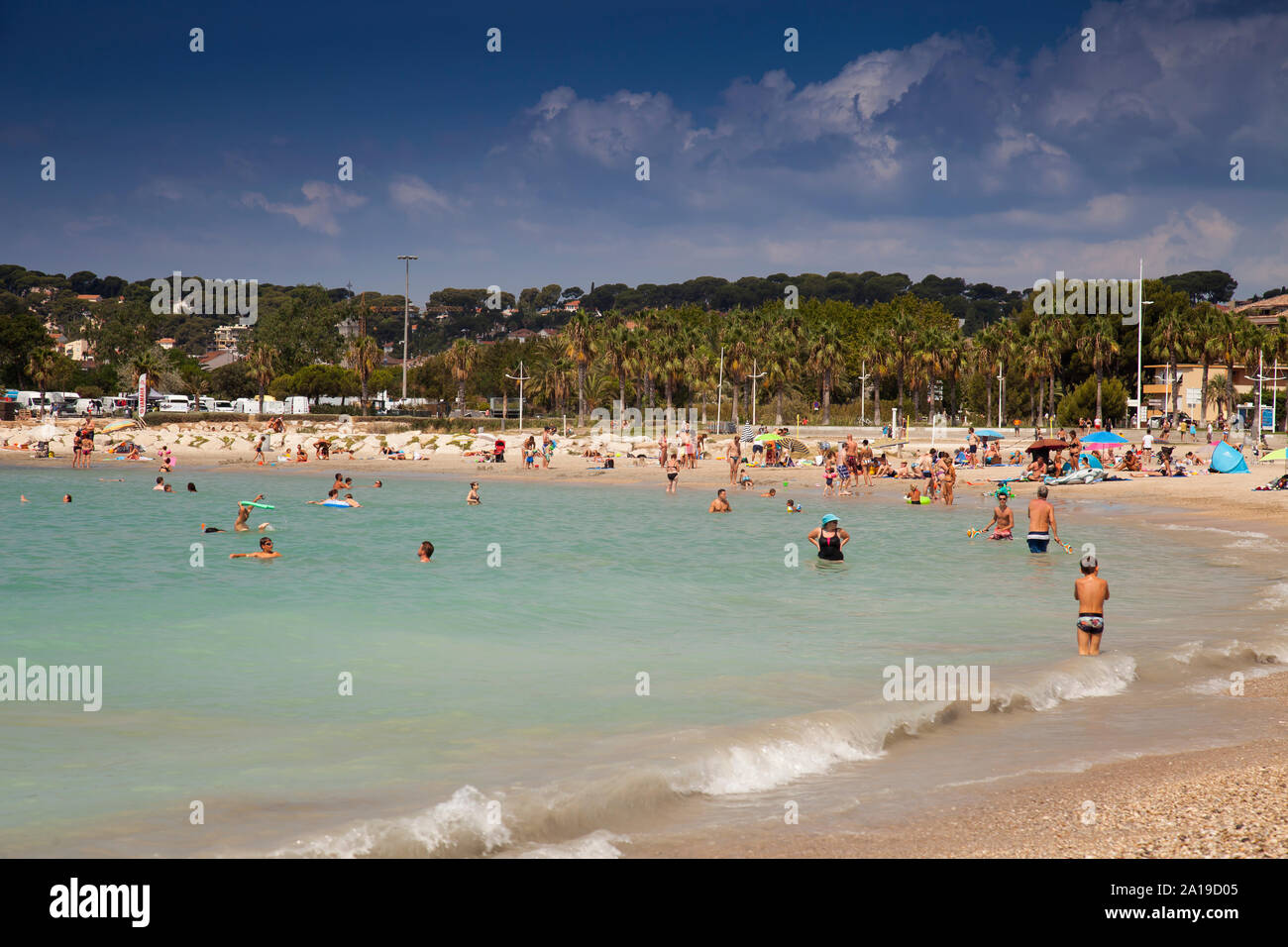 Plage de sable de Sanary-sur-Mer, Alpes-Maritimes, Côte d'Azur, sud de la France, France, Europe Banque D'Images