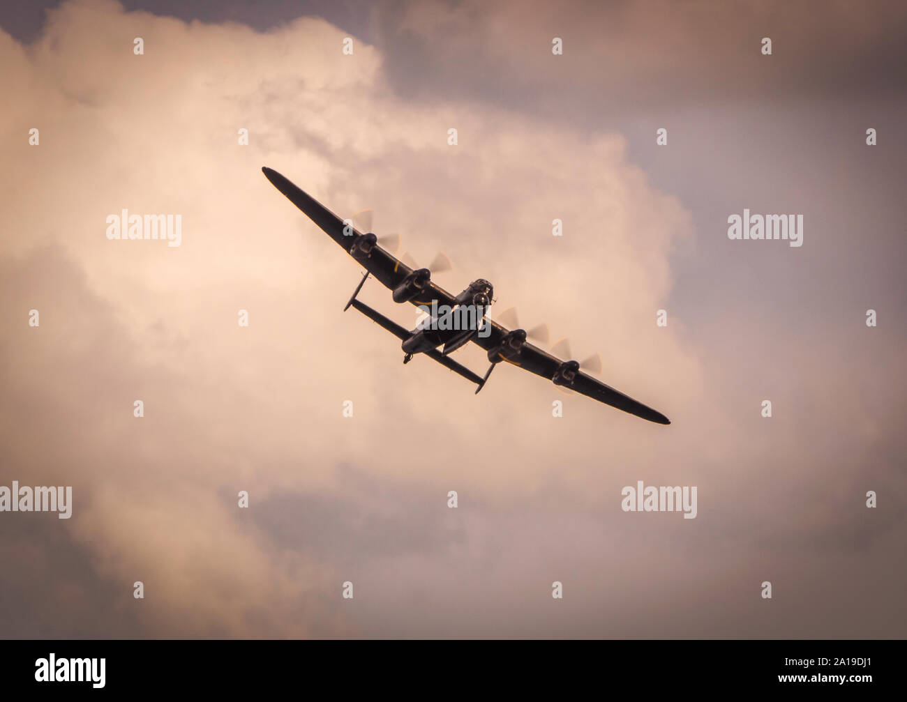 Pas de bombardiers Avro Lancaster PA474 de la BBMF sur le ciel en août 2019 de Bournemouth Banque D'Images