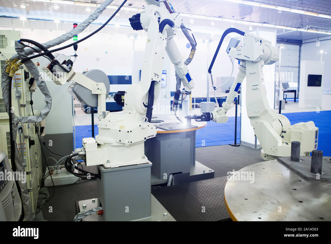 Robot de Soudage automatique dans une usine moderne à l'opération. Banque D'Images
