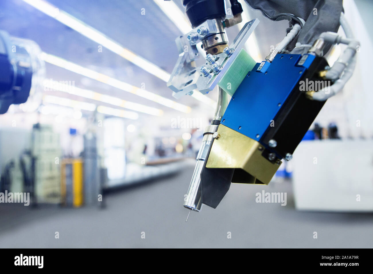 Robot de Soudage automatique dans une usine moderne à l'opération. Banque D'Images