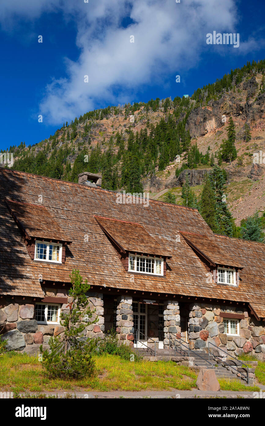 Bâtiment de l'Administration, Crater Lake National Park, héritage Volcano National Scenic Byway, Oregon Banque D'Images