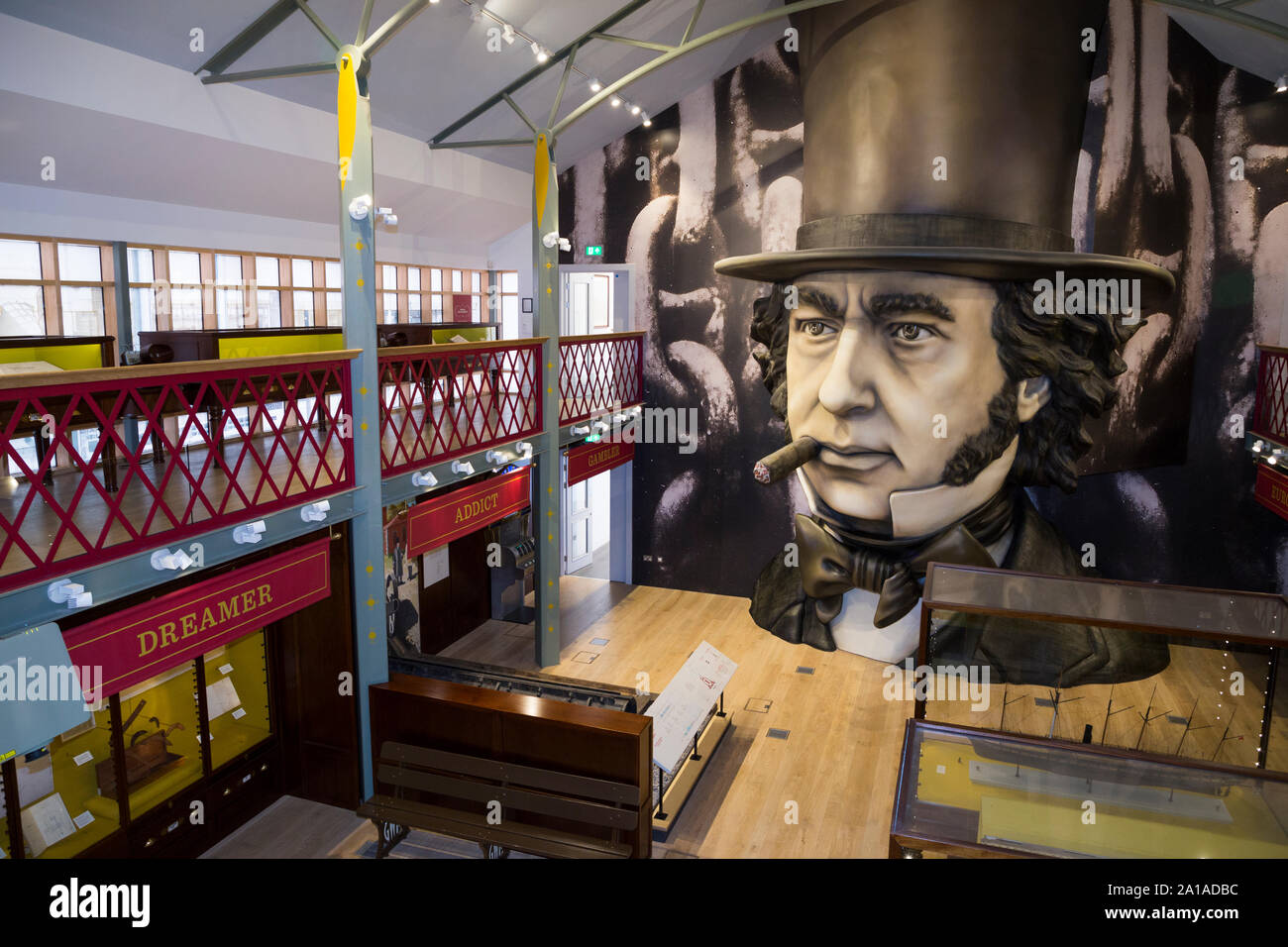 Hall d'exposition à la fibre de verre avec Brunel en réplique de la grand visage de l'homme donnant sur la chambre. Brunel étant fait partie de la SS Great Britain Ship Museum, dockyard Bristol. Royaume-uni (109) Banque D'Images