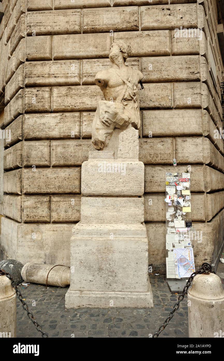 L'Italie, Rome, pasquino, l'une des statues de parler à rome Banque D'Images