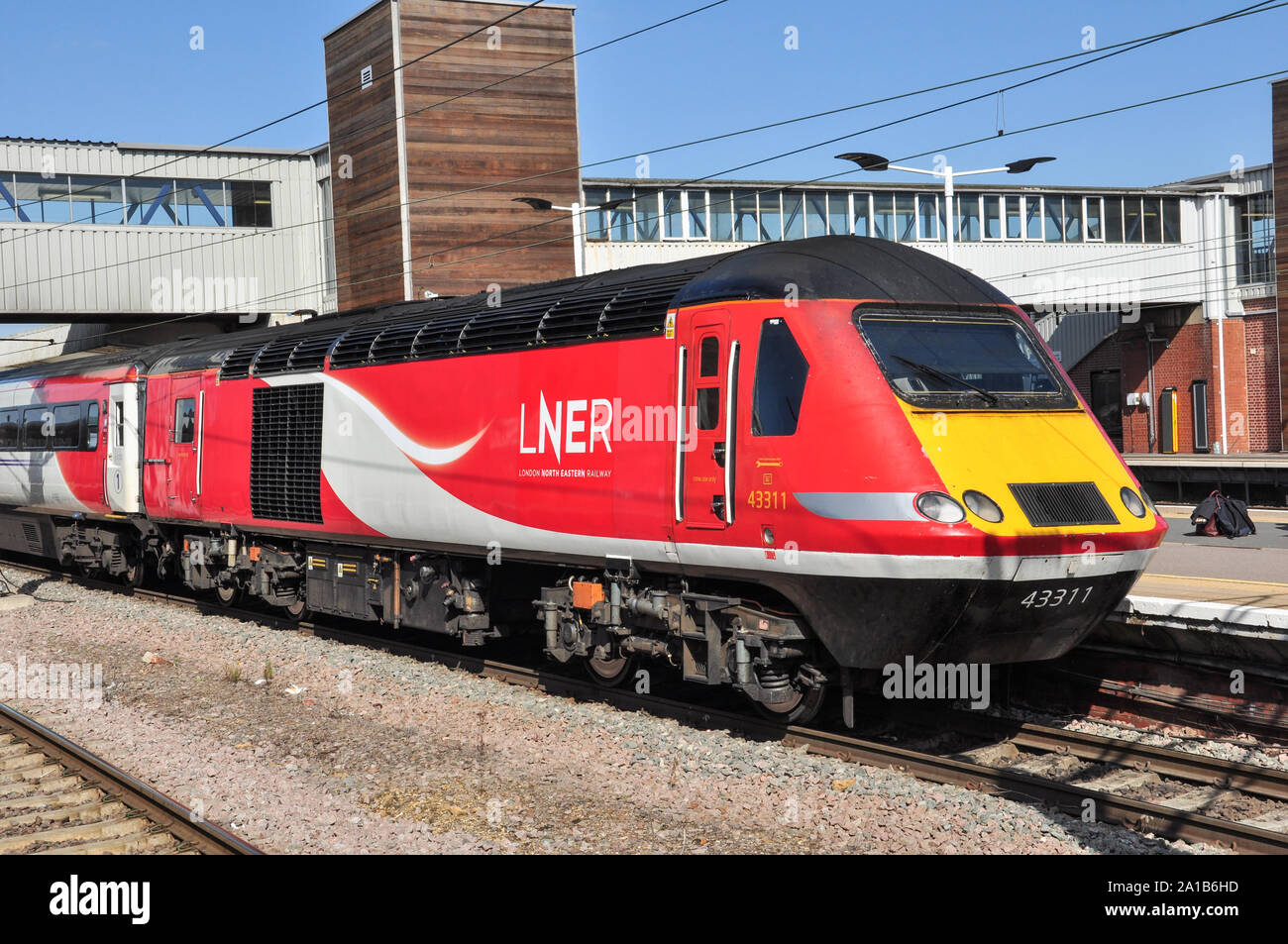 LNER liveried TVH 43311 Unité de puissance à Peterborough, gare, Cambridgeshire, Angleterre, RU Banque D'Images