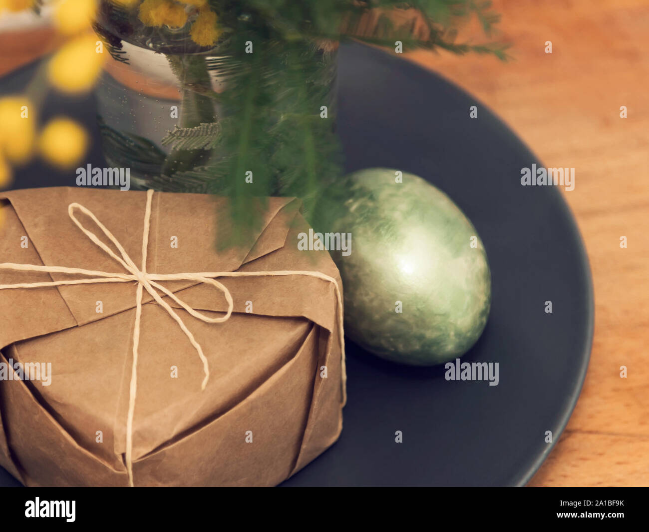 Fond d'Oeufs mimosa jaune Pâques Banque D'Images