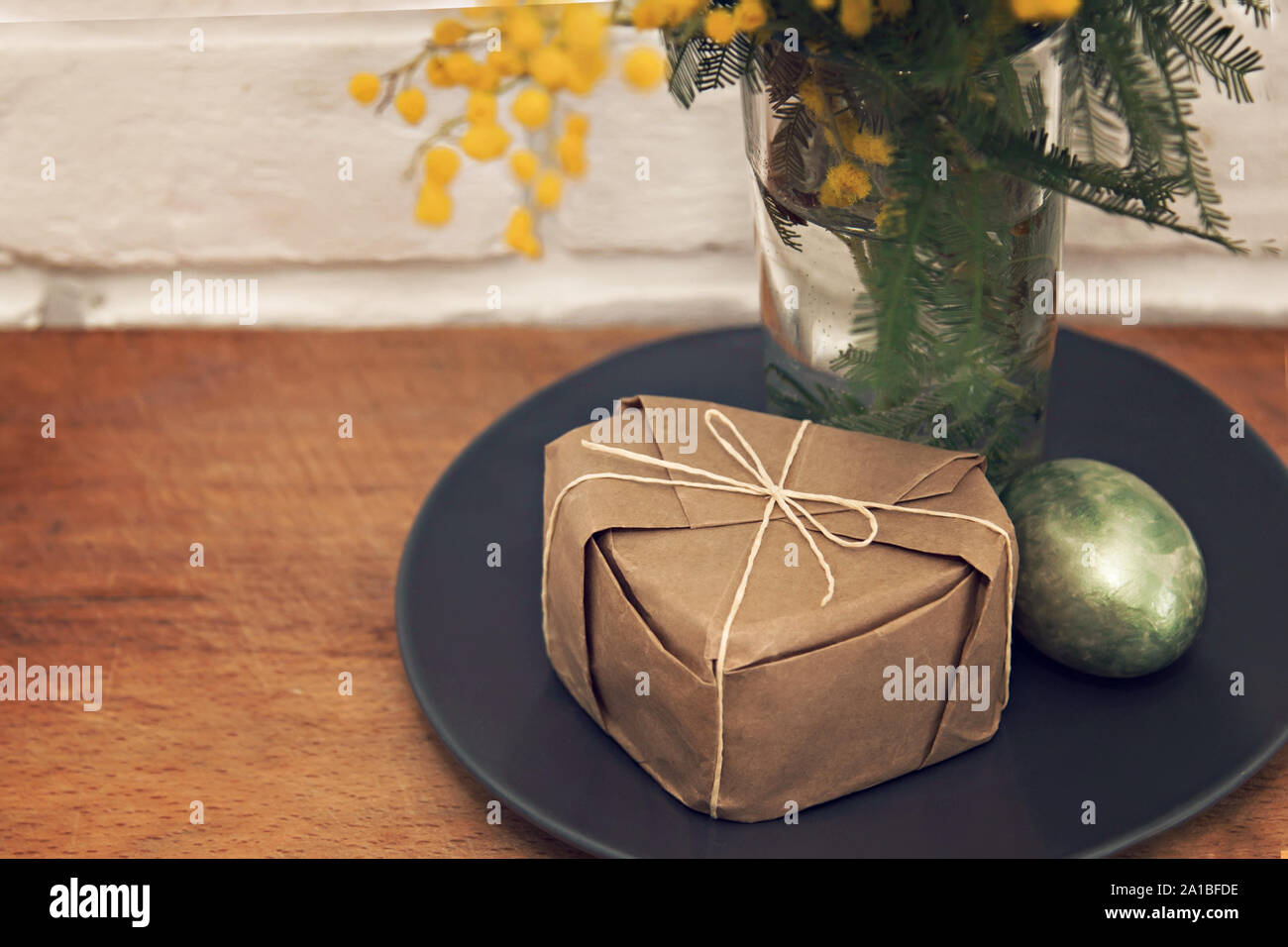 Fond d'Oeufs mimosa jaune Pâques Banque D'Images