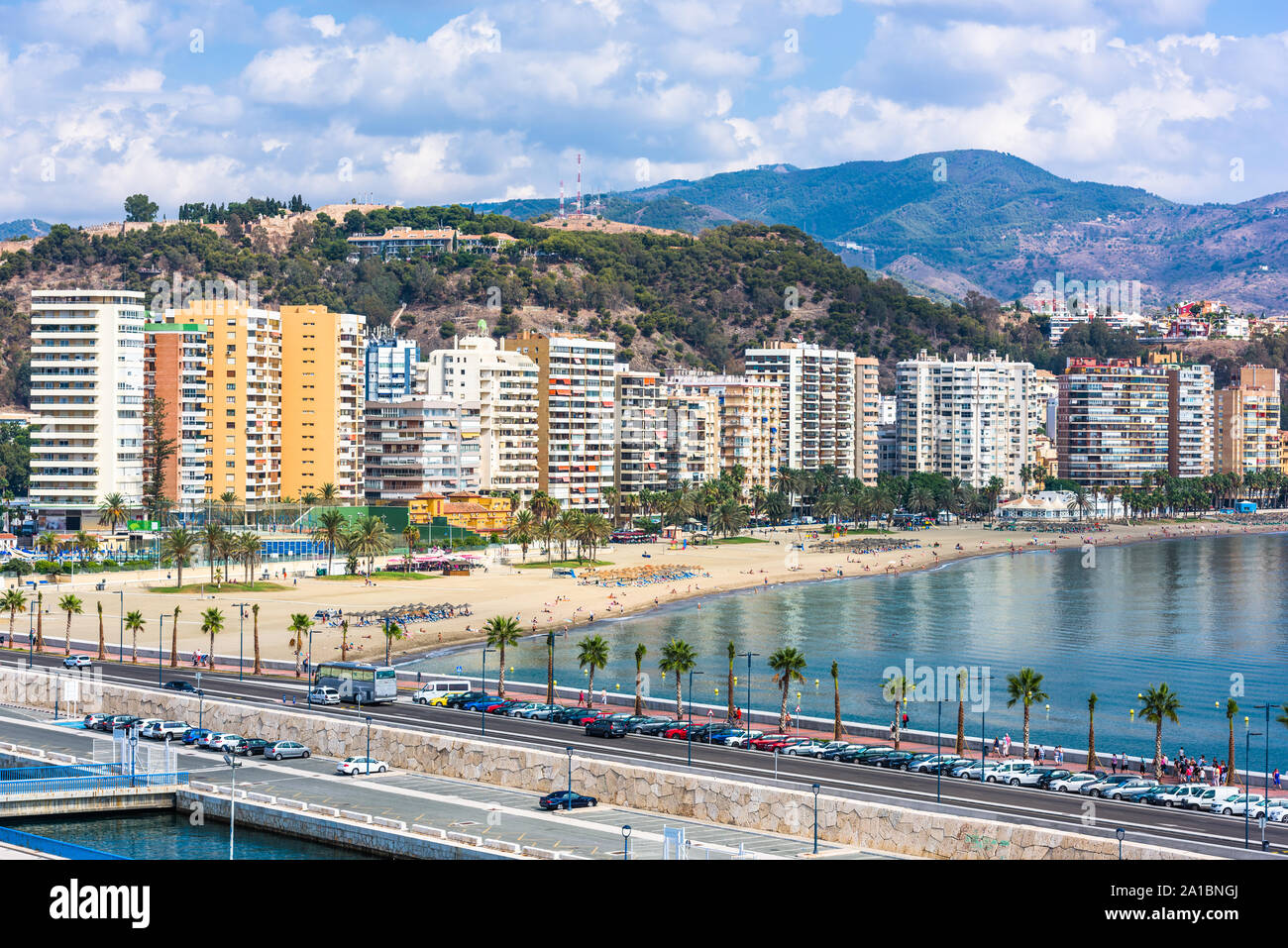 Malaga, Espagne resort skyline à la plage de Malagueta. Banque D'Images