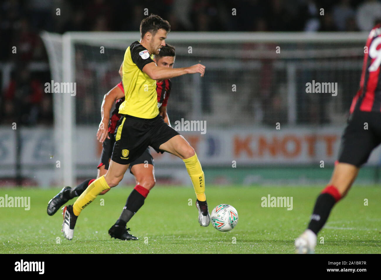 Burton upon Trent, Royaume-Uni. 25 Septembre, 2019. Scott Fraser, de Burton Albion (8) au cours de l'EFL Carabao Cup match entre Burton Albion et Bournemouth au stade de Pirelli, Burton upon Trent, Angleterre le 25 septembre 2019. Photo par Mick Haynes. Usage éditorial uniquement, licence requise pour un usage commercial. Aucune utilisation de pari, de jeux ou d'un seul club/ligue/dvd publications. Credit : UK Sports Photos Ltd/Alamy Live News Banque D'Images