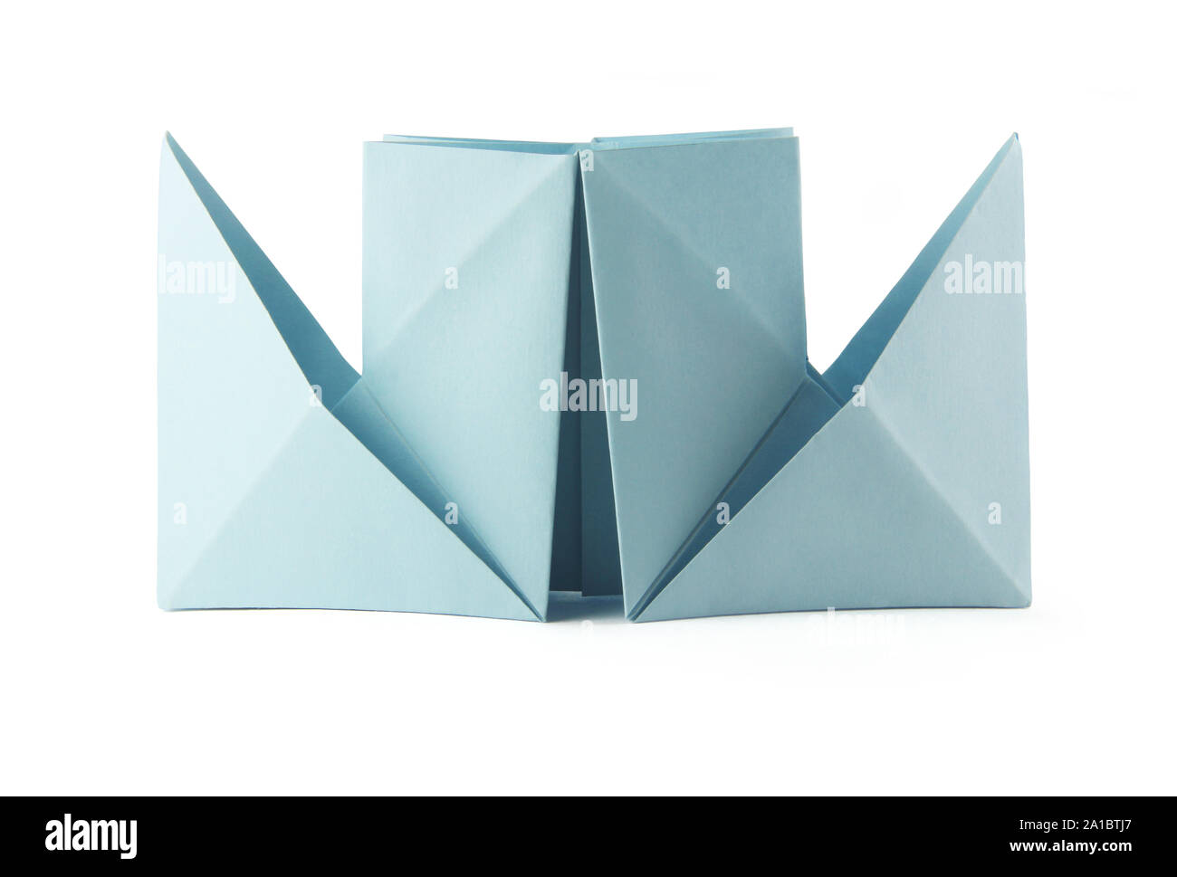 Bateau à vapeur origami bleu Banque D'Images