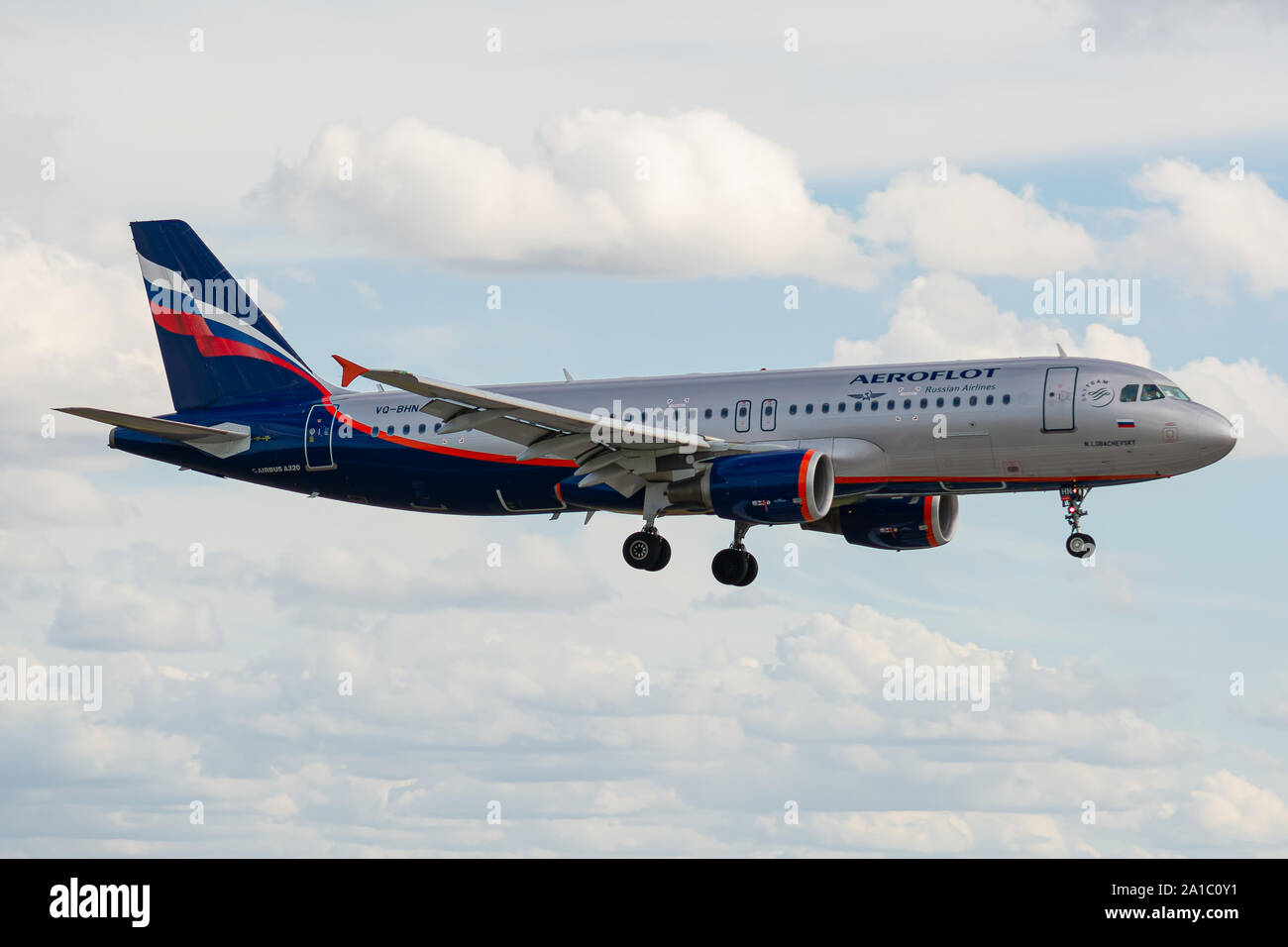 50-2106-BHF, 23 septembre 2019, l'Airbus A320-214-4498 atterrissage à l'aéroport Paris Roissy Charles de Gaulle à la fin du vol Aeroflot SU2458 de Moscou Banque D'Images