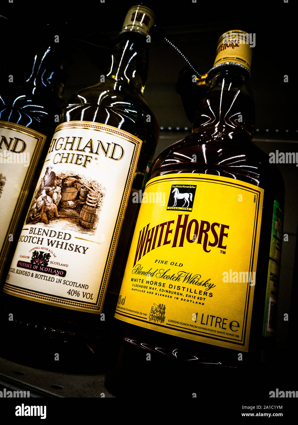 le whisky scotch sur le plateau du supermarché Banque D'Images