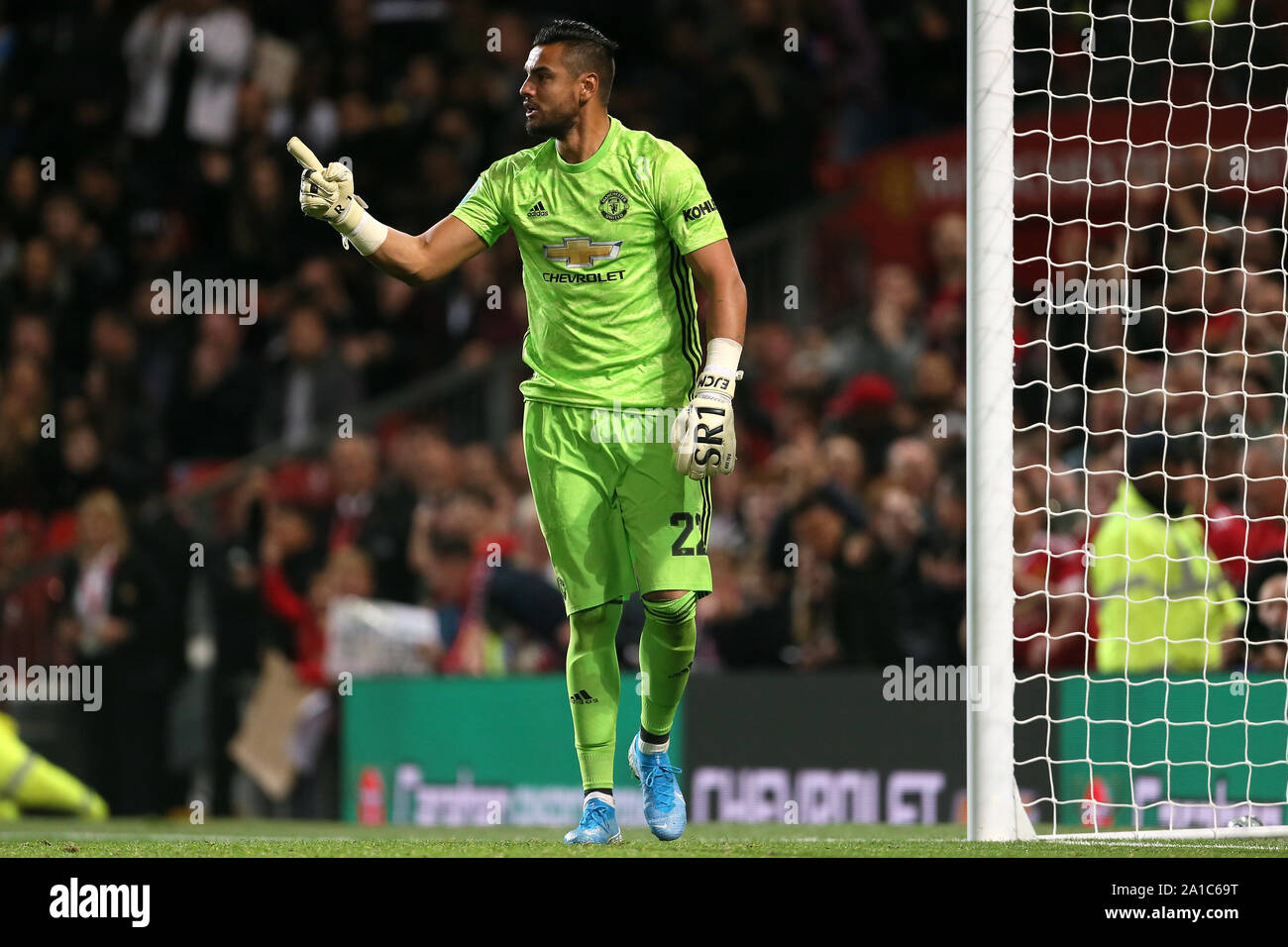 Manchester United gardien Sergio Romero célèbre lors de la Coupe du troisième tour, Carabao match à Old Trafford, Manchester. Banque D'Images