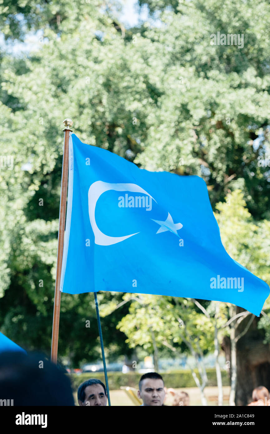 STRASBOURG, FRANCE - Juillet 11, 2015 Turkestan Oriental : Uyghur - des militants des droits de participer à une manifestation pour protester contre la politique du gouvernement chinois en Uyghur Banque D'Images