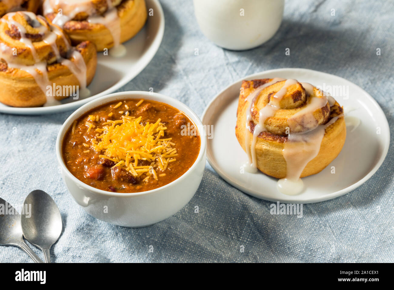 Chili faits maison et à la cannelle soupe pour le déjeuner Banque D'Images