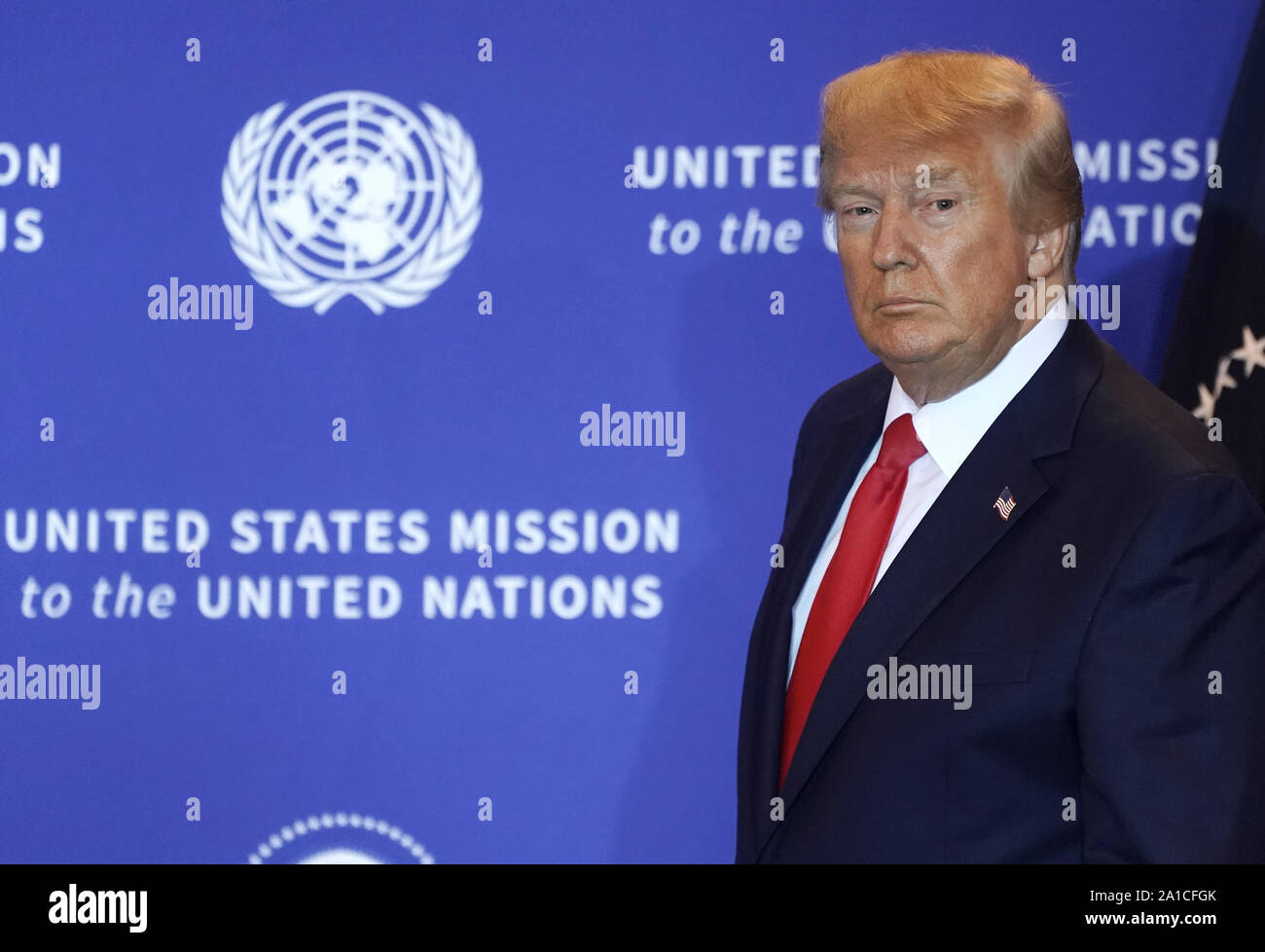 New York, États-Unis. 25 Septembre, 2019. Le Président américain Donald Trump parle lors d'une conférence de presse à l'Hôtel Intercontinental de la ville de New York au cours de la 74e débat général à l'Assemblée générale des Nations Unies le mercredi, Septembre 25, 2019 à New York. Le président Trump a traité de questions concernant le lancement de procédure de destitution qui ont été annoncés le jour avant le 24 septembre 2019 par la présidente de la Chambre Nancy Pelosi. Credit : UPI/Alamy Live News Banque D'Images