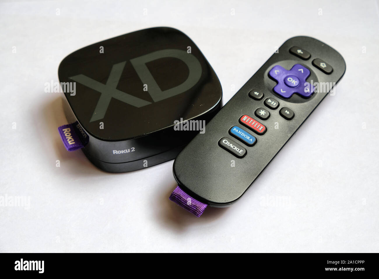 Roku XD 2 lecteur de streaming (ancienne version), récepteur de télévision  numérique, TV avec télécommande, 1080p haute définition Photo Stock - Alamy