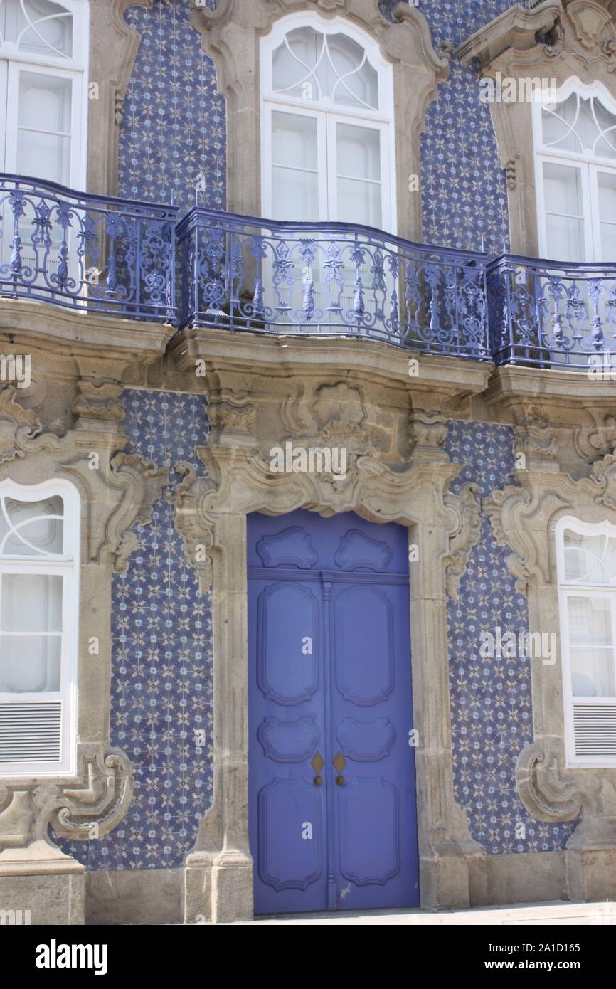 Braga, Portugal - Le Palais de Raio ou la maison du Mexican - prises à 11h avec des balcons en fer décorative Banque D'Images