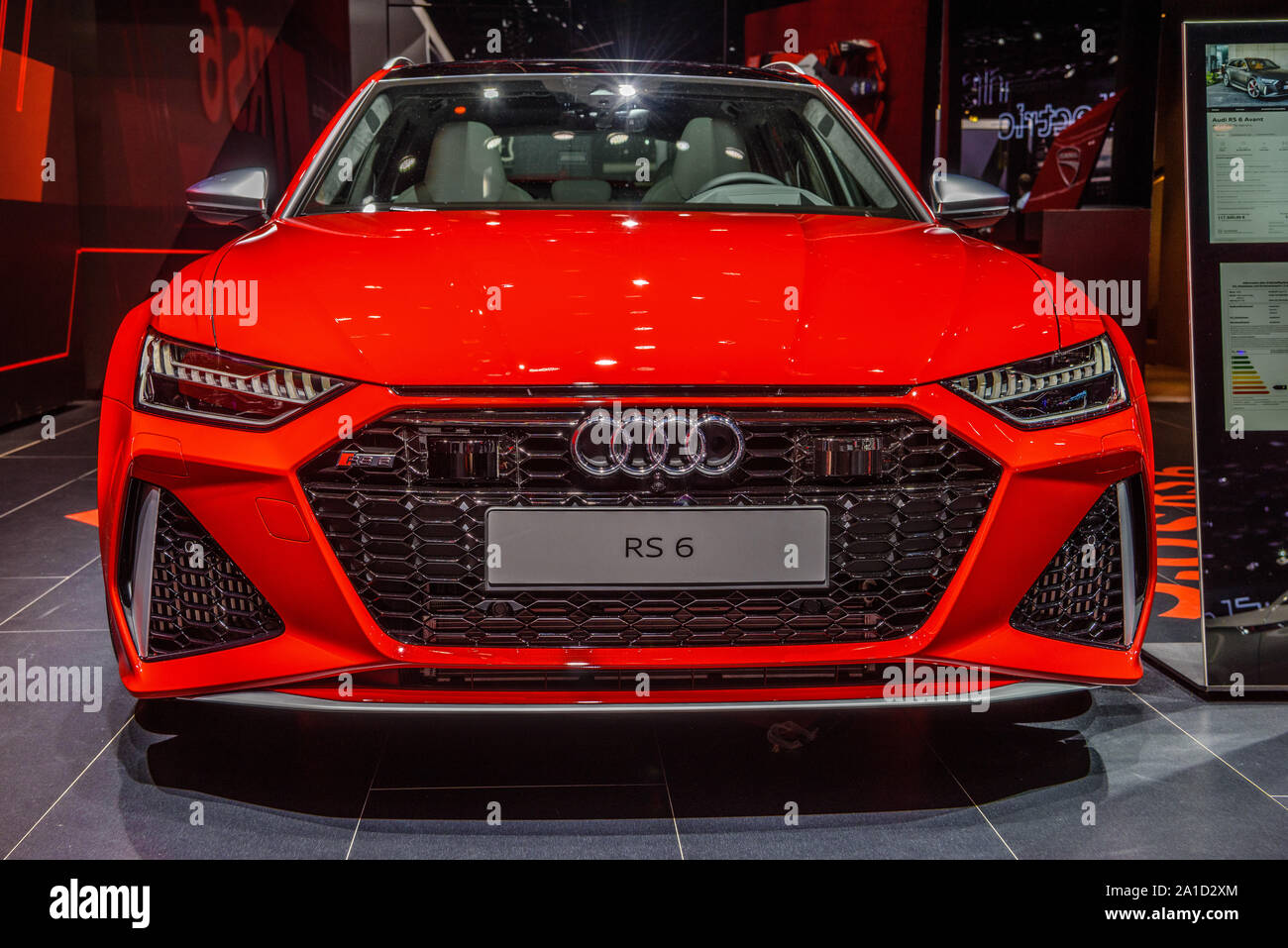 Francfort, Allemagne - Sept 2019 : AUDI RS6 AVANT C8 estate wagon combi voiture familiale, IAA International Motor Show Salon International de l'auto. Banque D'Images
