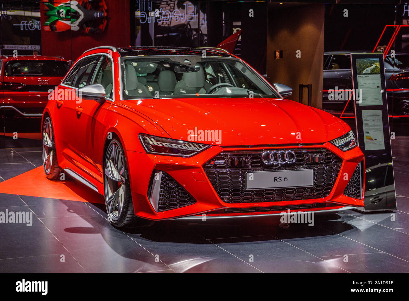 Francfort, Allemagne - Sept 2019 : AUDI RS6 AVANT C8 estate wagon combi voiture familiale, IAA International Motor Show Salon International de l'auto. Banque D'Images