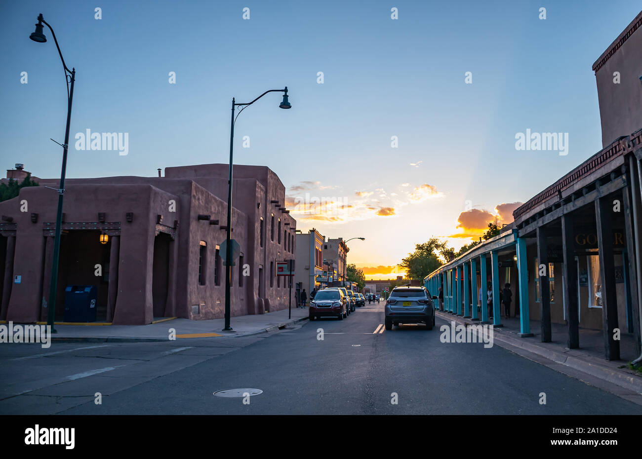 La ville de Santa Fe, Nouveau Mexique USA. Le 15 mai 2019. Rues centre-ville de Santa Fe au coucher du soleil Banque D'Images