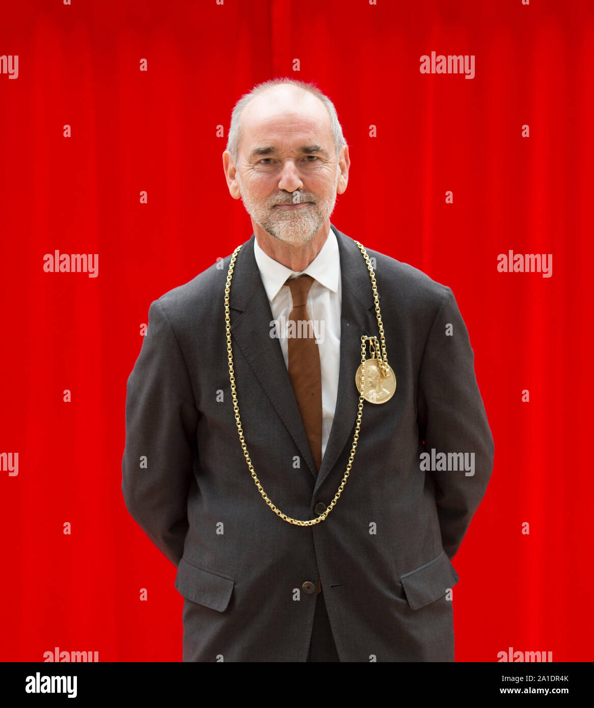 Londres, Royaume-Uni. 26 septembre 2019. La Royal Academy of Arts a annoncé aujourd'hui que Christopher Le Brun (photo 5 décembre 2018, la gare de Paddington) va quitter ses fonctions de président de la Royal Academy of Arts en décembre 2019 après avoir occupé pendant huit ans. Un nouveau président de l'Académie Royale des Arts sera élu par les académiciens royale en décembre 2019. Credit : Malcolm Park/Alamy Live News. Banque D'Images