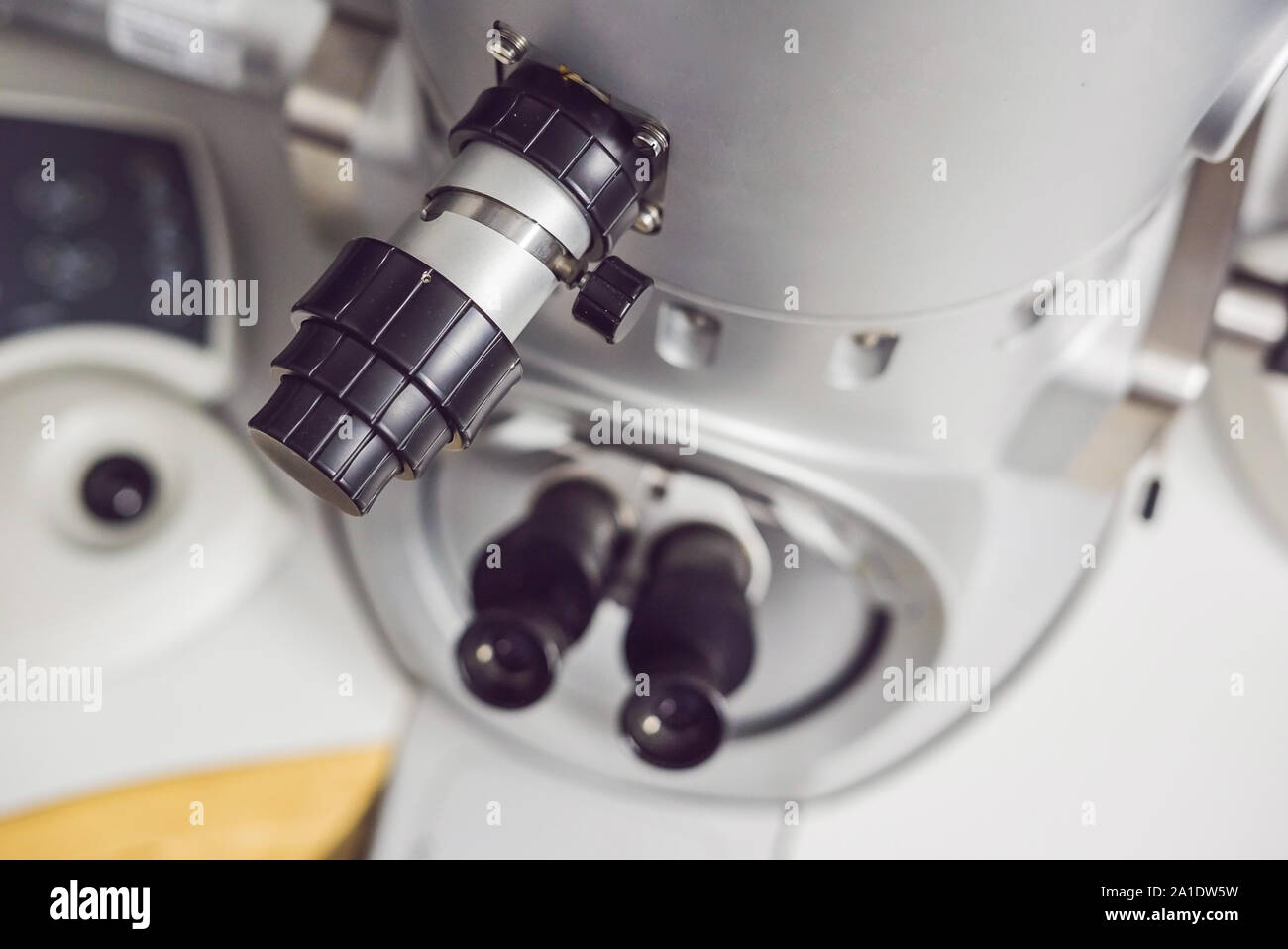 Microscope électronique à transmission dans un laboratoire scientifique. Banque D'Images