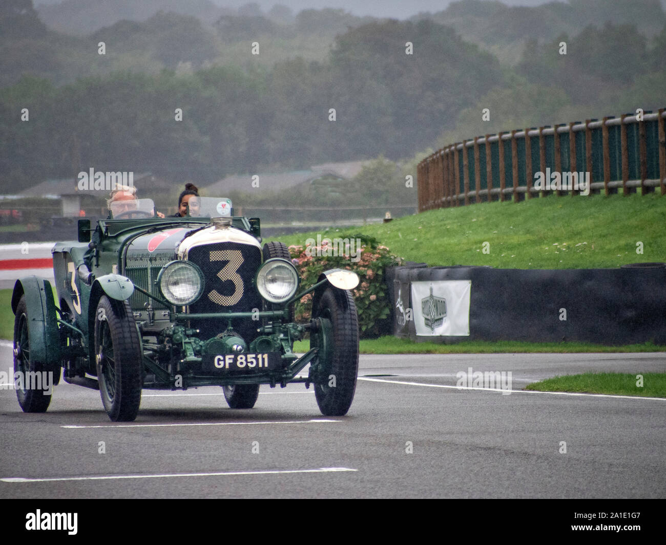 1930 Bentley Speed Six étant conduit par Derek Bell à la charité Veloce Track day à Goodwood 25/9/19 Banque D'Images