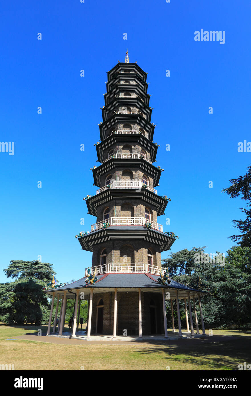 La Grande Pagode dans l'restauré Jardins botaniques royaux de Kew, une folie conçue par Sir William Chambers en 1762, pour la Princesse Augusta, à Richmond, Royaume-Uni Banque D'Images