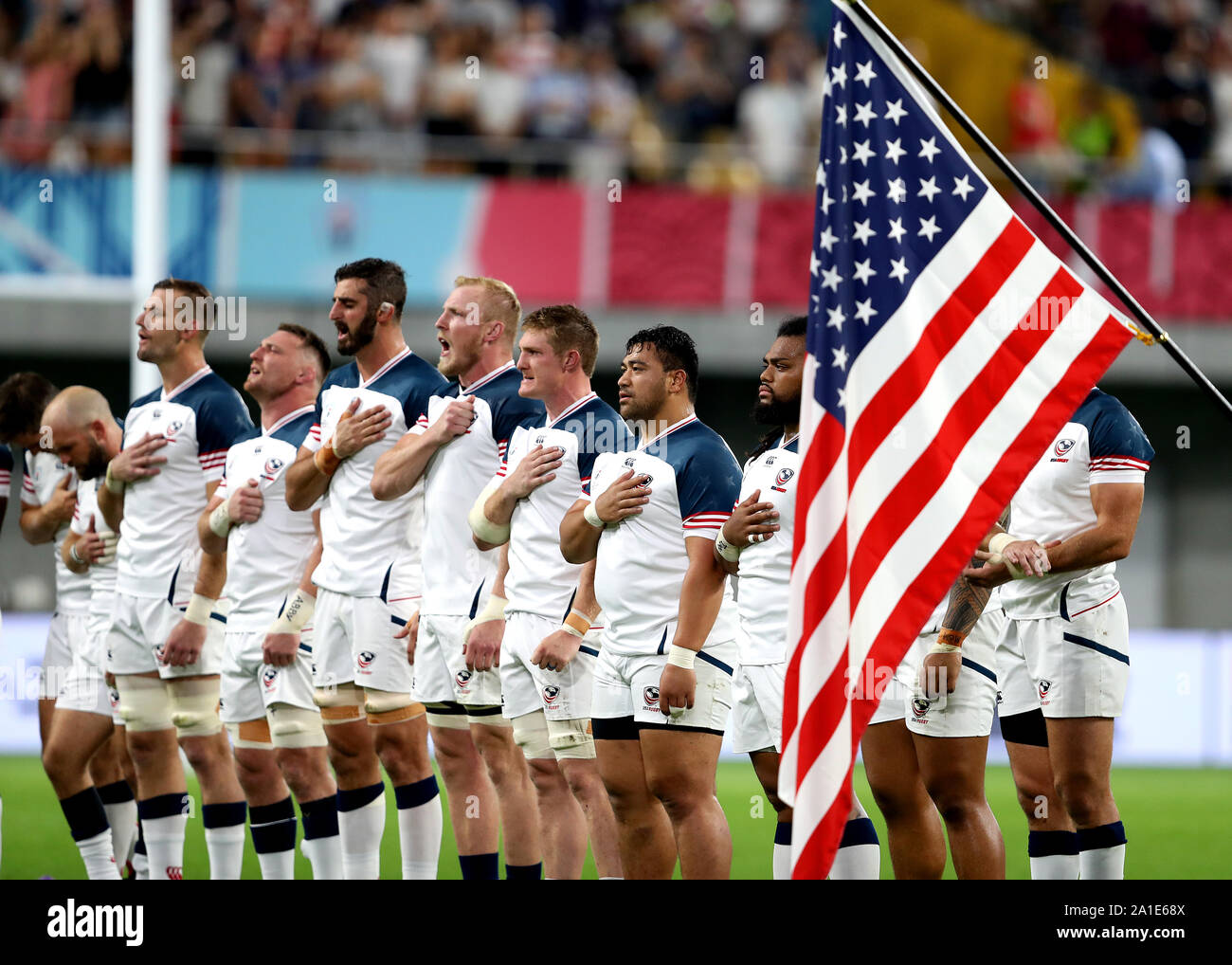 Les joueurs USA support pour l'hymne national avant le match de Coupe du Monde de Rugby 2019 au stade de Kobe, Japon. Misaki Banque D'Images