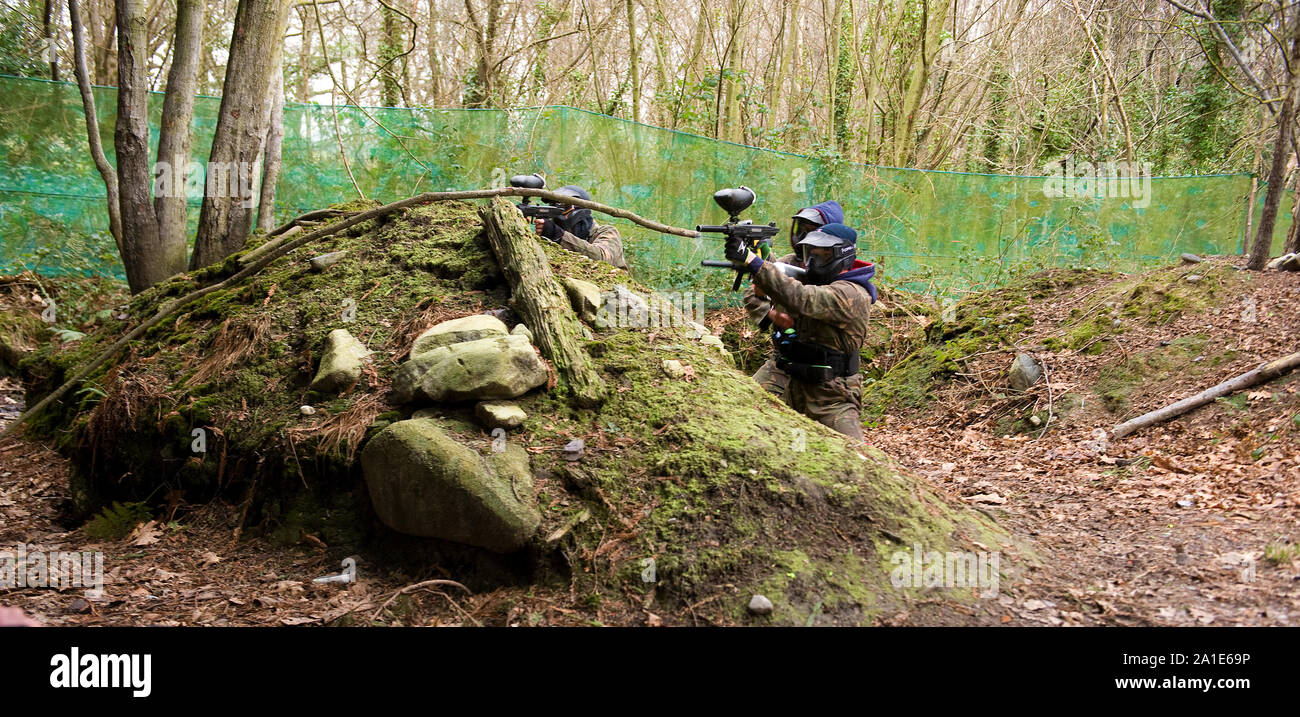 Paint ball dans le Nord du Pays de Galles, Bear Grylls, Banque D'Images