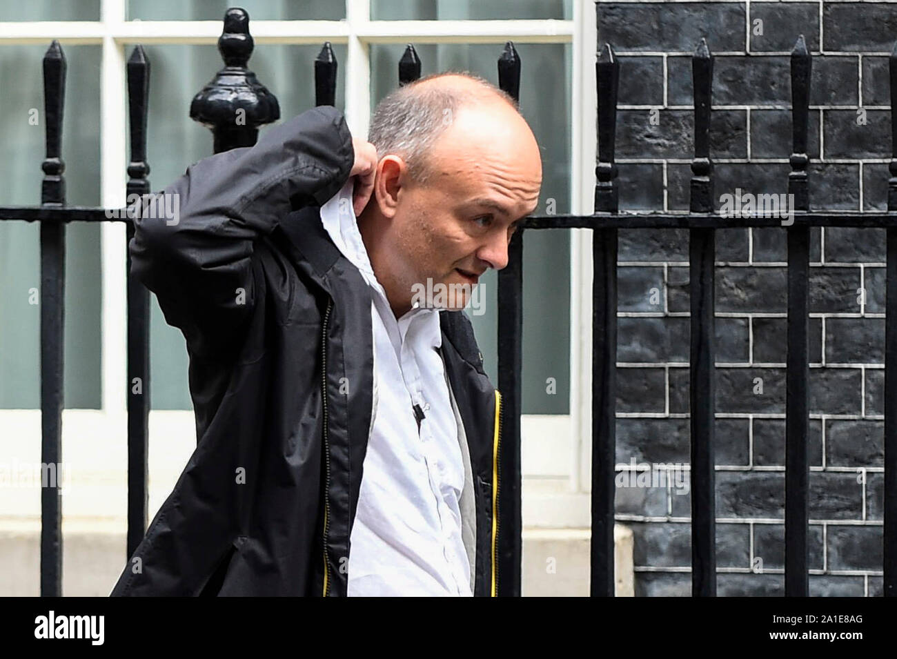 Londres, Royaume-Uni. 26 Sep, 2019. Dominic Cummings, conseiller spécial du Premier ministre, s'écarte nombre 11 Downing Street pour accompagner Boris Johnson, premier ministre, au Parlement. Crédit : Stephen Chung/Alamy Live News Banque D'Images