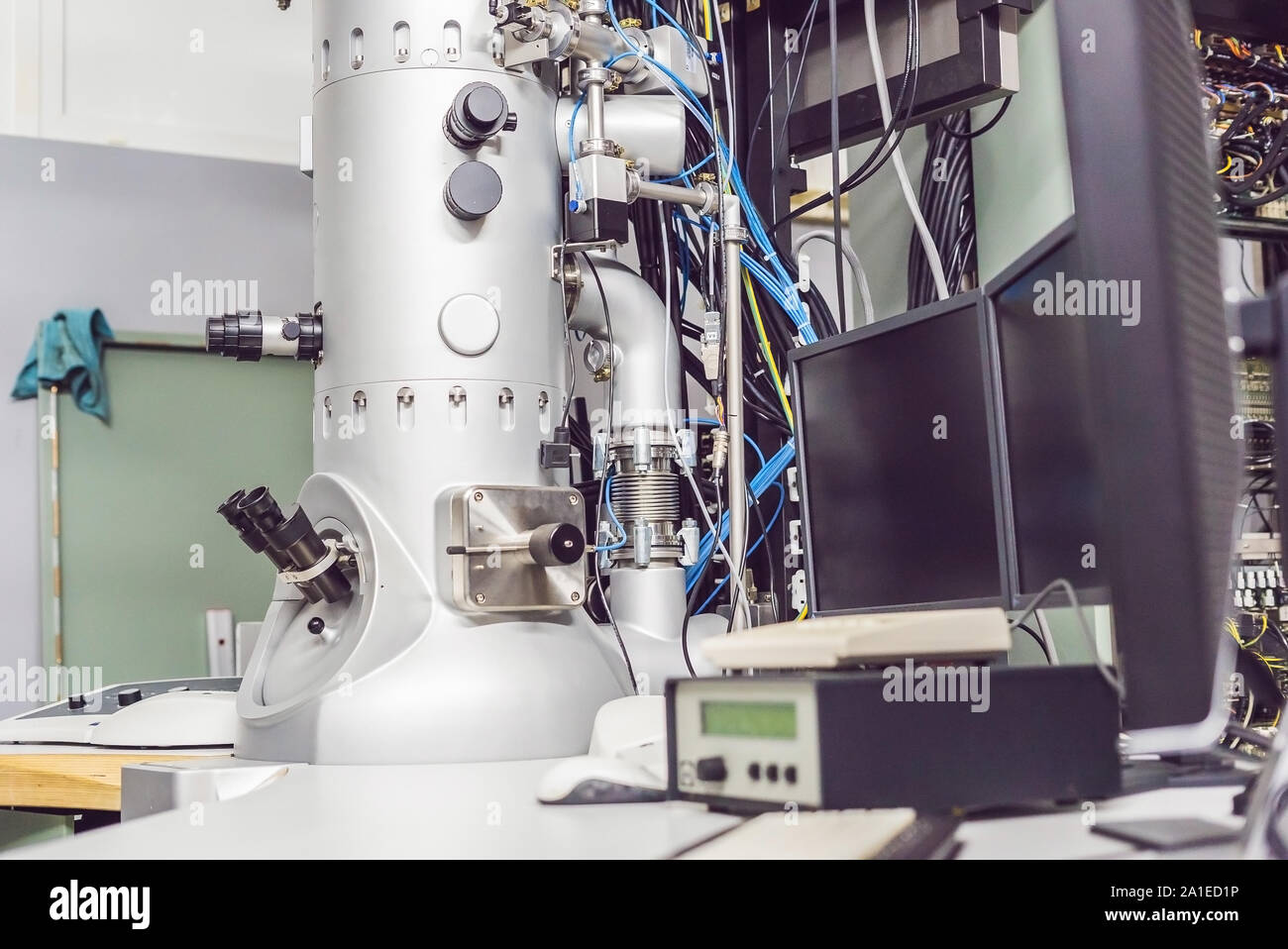 Microscope électronique à transmission dans un laboratoire scientifique. Banque D'Images