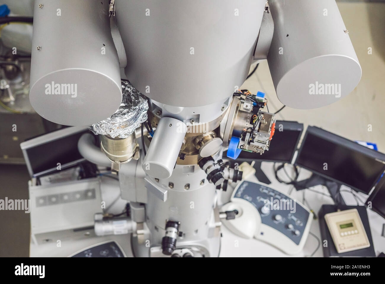 Microscope électronique à transmission dans un laboratoire scientifique. Banque D'Images