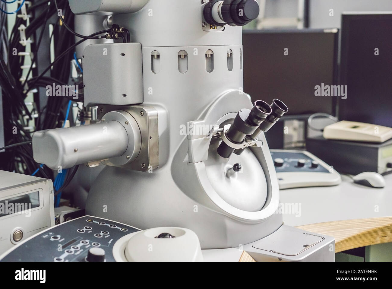 Microscope électronique à transmission dans un laboratoire scientifique. Banque D'Images